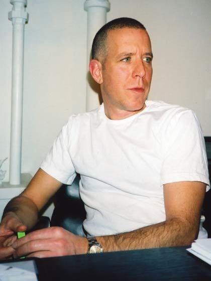 James Jebbia, Supreme Store, Streetwear Inspiration, Hottest Fashion Trends, Height And Weight, Global Fashion, Business Man, The Man, Clothing Store