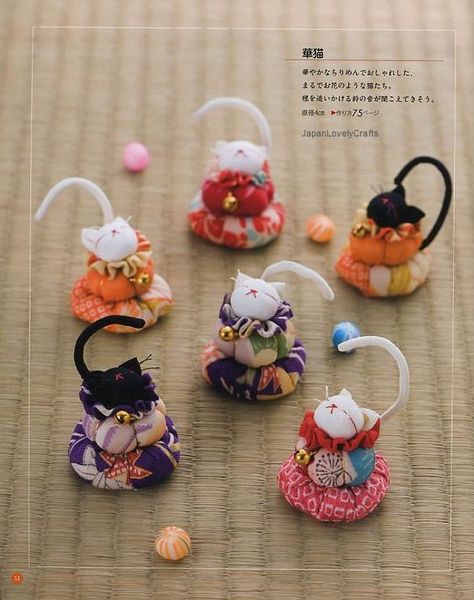 Asian Quilts, Japanese Crepe, Sewing Pattern Book, Fabric Sewing Patterns, Cat Figurines, Ribbon Art, Fabric Accessories, Japanese Dolls, Pattern Ideas