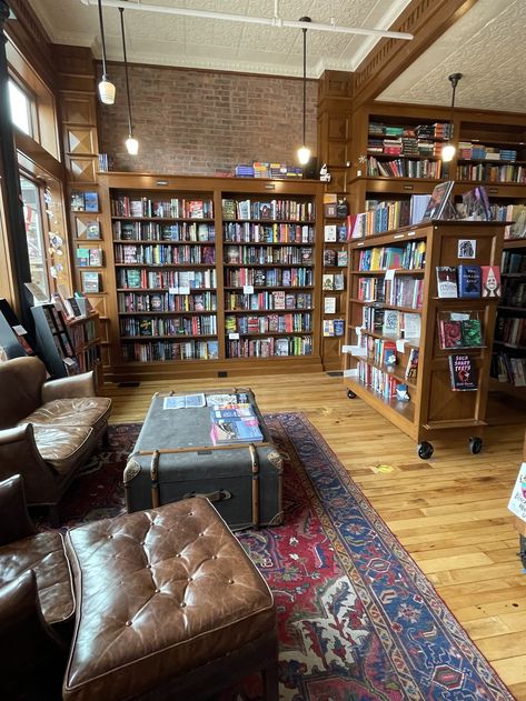 Bookshop Café, Wooden Ideas, Indie Bookstore, Wooden Ladder, Fairy Doors, Wood Decor, Book Worms, Bookshelves, Knot