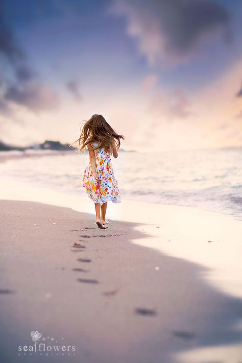 Baby Beach Photos, Beach Photography Family, Sea Flowers, Island Photography, Jupiter Florida, Family Beach Pictures, Beach Family Photos, Beach Photography Poses, Beach Portraits