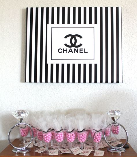 Coco Chanel Bridal Shower Party Favors Chanel Birthday Party Favors, Theme Bridal Shower Ideas, Chanel Bridal Shower, Chanel Bridal, Coco Chanel Party, Paris Sweet 16, Chanel Birthday Party, Kate Spade Party, Chanel Birthday