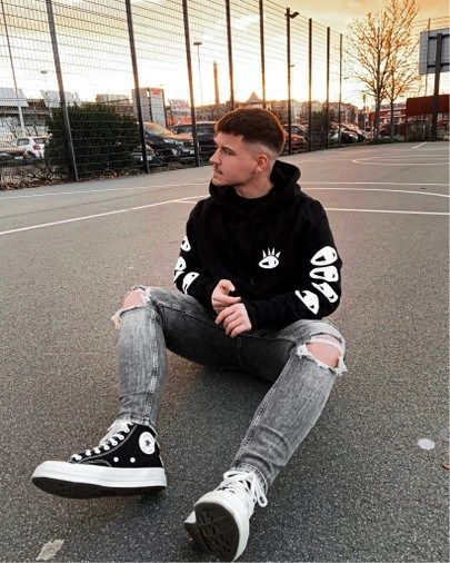 28 Best Ideas on How to Wear Converse Shoes for Guys Converse Run Star Hike Outfit Men, All Star Outfit Men, All Star Converse Outfit, Canvas Shoes Outfit, Black Converse Outfit Men, Shoes For Guys, All Star Outfit, Converse Shoes Outfit, Black Shoes Outfit