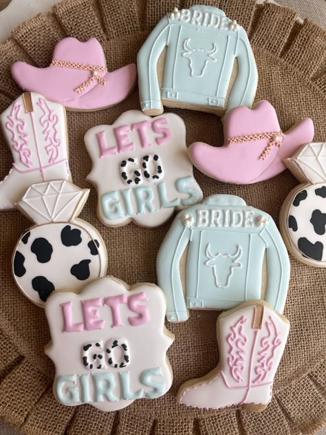 Last Hoedown Bachelorette Party Cookies, Coastal Cowgirl Bachelorette Cookies, Bachelorette Party Ideas Country Western Theme, Country Hens Party, Last Rodeo Bachelorette Party Cookies, Country Chic Bachelorette Party, Cow Bachelorette Party Ideas, Last Rodeo Bachelorette Cookies, Bach Party Cookies