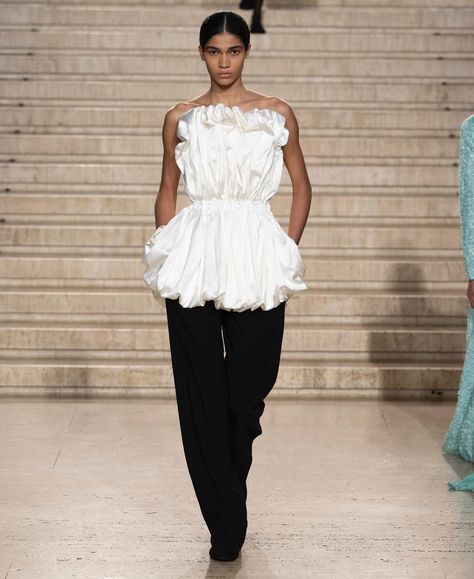 Runway Trends, Fall 2023, Fall Fashion Trends, Sleeveless Maxi Dress, London Fashion, London Fashion Week, Get Dressed, Color Trends, New York Fashion