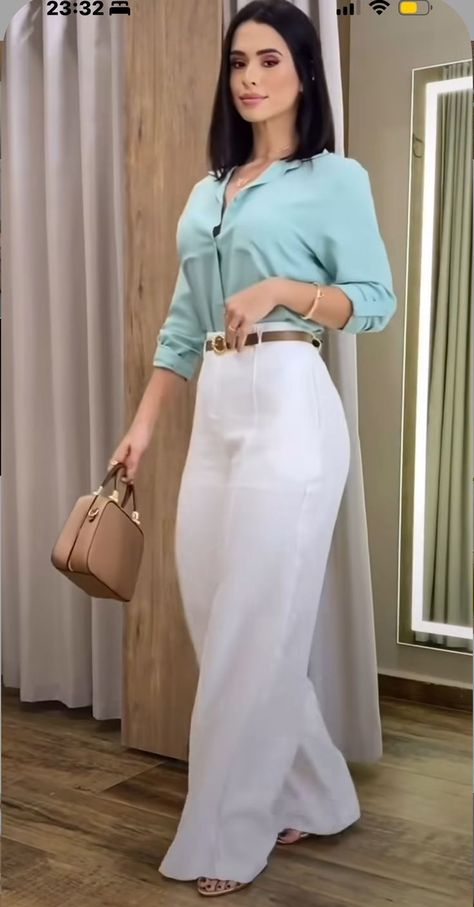 Slacks With Tshirt, Pants For Women Over 50, Outfits With White Pants, White Pants For Women, Meeting Outfit, White Pants Outfit, Dressy Casual Outfits, Elegante Casual, Classy Fashion