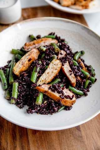 Chicken Black Rice with Beans is a simple recipe for a healthy family meal. It's flavorful, easy to make, and delicious. Easy to make it meatless too. The whole dish is completed in about 40 minutes and it can easily be stored in the fridge or freezer. #jernejkitchen #blackrice #chickenandrice #stringbeans #greenbeans #healthydinner Black Rice Recipe, Healthy Family Meal, Rice With Beans, January Recipes, Fried Chicken Cutlets, Snow White Cake, Espresso Cake, Lemon Green Beans, Pan Fried Chicken