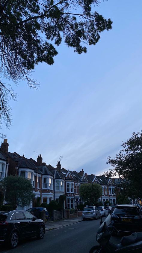 South East London Aesthetic, London Suburbs Aesthetic, London Countryside Aesthetic, North London Aesthetic, Uk Night Aesthetic, West London Aesthetic, Uk Neighborhood, Danica Core, London At Night Aesthetic