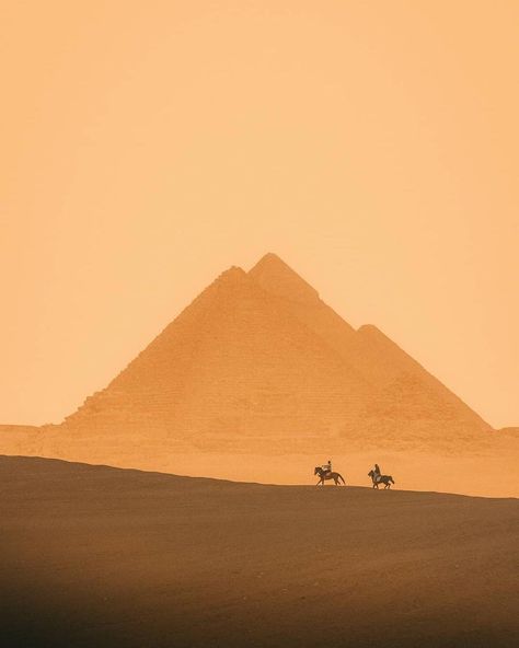 Desert Landscape Aesthetic, Egypt Landscape Photography, Pyramids Egypt Aesthetic, Egyptian Aesthetic Ancient Egypt, Ancient Egypt Aesthetic, Desert Magic, Egypt Photography, Good Morning My Friends, Egyptian Aesthetic