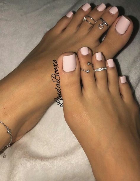 @selisha_floyd💕 Nail And Toes Matching Ideas, Matching Ideas, 2019 Nails, Nagellack Trends, Gel Toe Nails, Acrylic Toes, Toe Nail Color, Pretty Toe Nails, Gel Toes