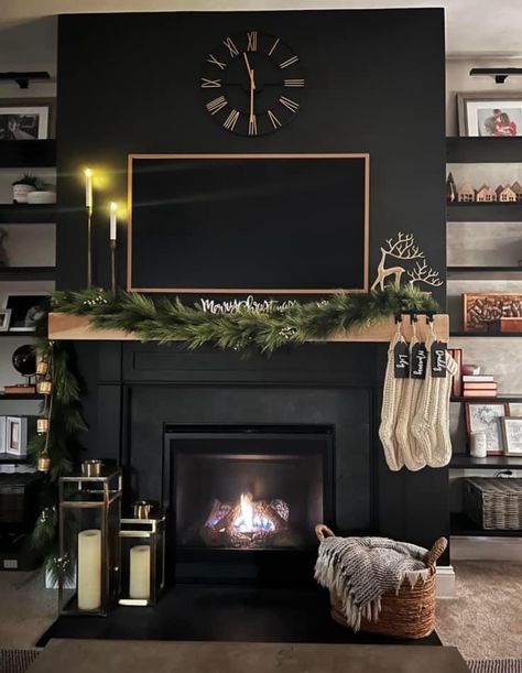 Christmas Decor On Black Fireplace, Dining Room Fireplace Wall, Christmas Fireplace With Tv Decor, Fireplace Mantle Christmas Decor With Tv, Style A Mantle With Tv, Black Entertainment Wall, Christmas Decor Mantle With Tv, Christmas Mantle Ideas With Tv, Christmas Fireplace With Tv