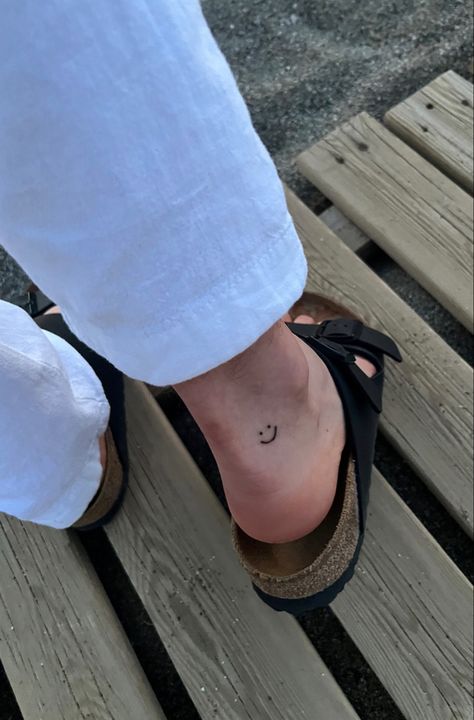 Smiley Tattoo, Ankle Tattoo Men, Ankle Tat, Tatted Men, Tattoo Mini, Men's Small Tattoo, Ankle Tattoo, Minimal Tattoo, Tattoo Stencils