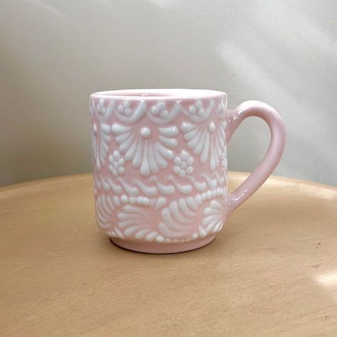 Talavera Coffee Cups - Pink Mexican Coffee Cups, Mug Ceramic Ideas, Senora Life, Talavera Dinnerware, Mexican Pottery Decor, Mexican Restaurant Decor, Talavera Design, Pottery Slip, Mexican Coffee