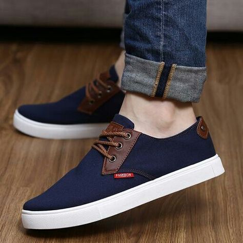 Flat Oxford Shoes, Mens Fashion Suits Casual, Flat Shoes Men, Mens Casual Leather Shoes, Best Shoes For Men, Casual Leather Shoes, Mens Casual Dress Outfits, Guys Clothing Styles, Moccasins Slippers