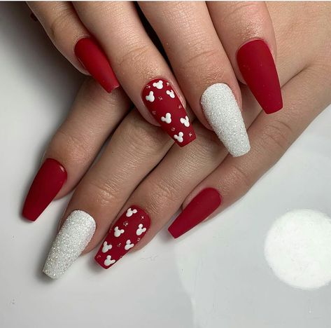 70 Smashing Red Nail Designs That Are Perfect For February 2020 February Disney Nails, Red Nails Disney, Red And White Disney Nails, Red Nail Designs Valentines Ideas, Mickey Valentines Nails, Disney Red Nails, Red Mickey Nails, Disney Valentine Nails, Disney Valentines Day Nails