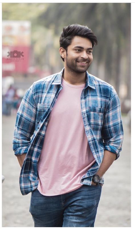 Varun Tej Varun Tej Tholi Prema, Tholi Prema Images Hd, Ram Hairstyle, Tej Image, Tholi Prema, Telugu Hero, Man Dress Design, Sai Pallavi Hd Images, Varun Tej