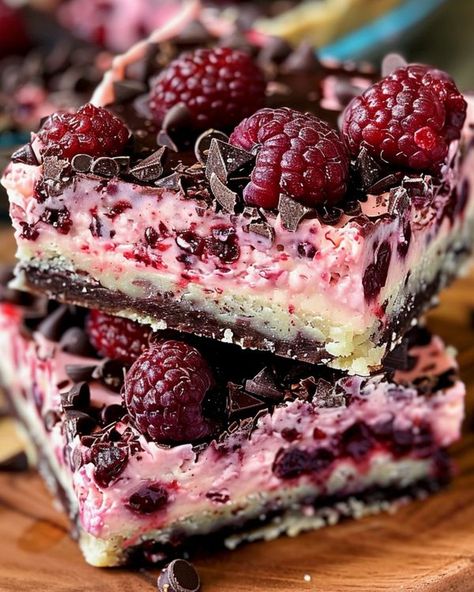 Dark Chocolate Raspberry Pie Bars, Raspberry Pie Bars, Chocolate Raspberry Pie, Chocolate Raspberry Bars, Desserts Bars, Decadent Recipes, Baked Bars, Valentine Aesthetic, Field Meals