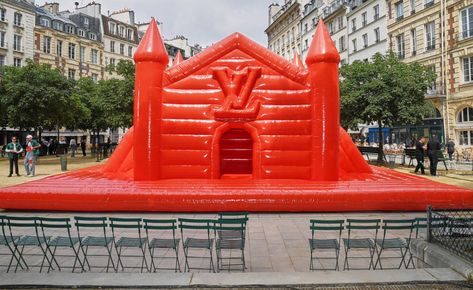 Virgil Abloh Louis Vuitton, 광고 디자인, Bouncy Castle, Bounce House, Pop Up Store, Virgil Abloh, Experiential, Creative Studio, Store Design