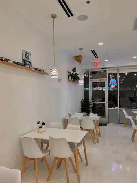 cafe boba aesthetic white modern cozy plants minimal Coffee Shop White Design, Cafe Decoration Ideas Coffee Shop Modern, White Coffee Shop Aesthetic, Boba Cafe Aesthetic Interior, White And Wood Coffee Shop, Minimalist Cafe Aesthetic, Small Cafe Interior Simple, Boba Cafe Aesthetic, Boba Shop Interior Design