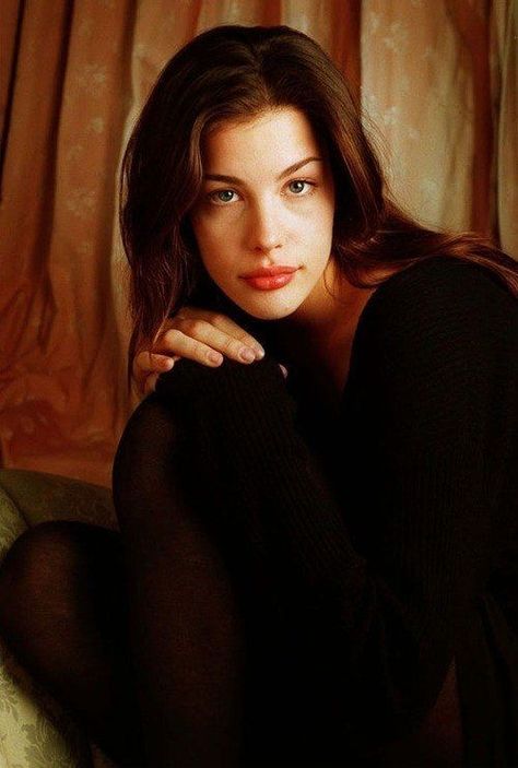 liv tyler Liv Tyler 90s, Tyler Young, Steven Tyler, Liv Tyler, روتين العناية بالبشرة, Phoebe Tonkin, Celebrity Beauty, Aerosmith, Woman Crush