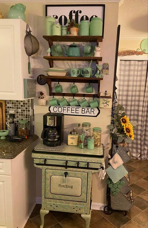 Coffee Bar Ideas Green, Vintage Stove Coffee Bar, Vintage Coffee Corner, Cottage Core Coffee Bar, Cottagecore Coffee Bar, Retro Coffee Bar, Vintage Coffee Bar Ideas, Antique Coffee Bar, Cottage Coffee Bar