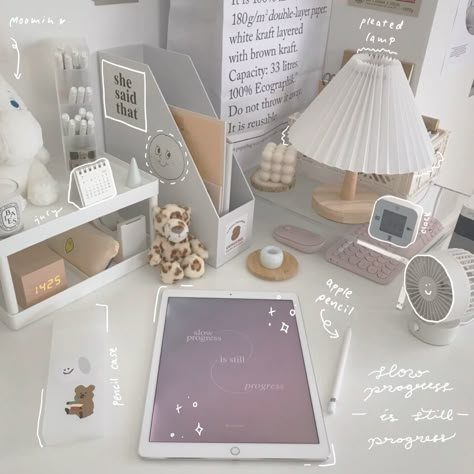 Korean Desk Decor, Soft Korean Aesthetic Room, Korean Astethic Room, Study Set Up Aesthetic, Aesthetic Korean Room Ideas, Korean Aesthetic Desk, Korean Desk Aesthetic, Beige Korean Aesthetic, Pastel Korean Aesthetic