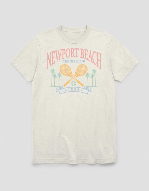 DESTINATION Newport Tennis Team Unisex Tee - NATURAL | Tillys Dream Clothes Preppy, Graphic Tees Preppy, Preppy Shirts For School, Preppy Tshirt Designs, Cute Fits For 10-12, Preppy T-shirts, Cute Summer T Shirts, Tennis Graphic Tee, Preppy Clothes For School