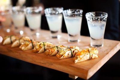 Creative Indian Food To Serve At Your Wedding! ( 20 Ideas To Bookmark, People!) | WedMeGood Cocktail Hour Food, Mini Tacos, Wedding Appetizers, Mini Bites, Reception Food, Wedding Reception Food, Taco Bar, Catering Food, Food Dinner