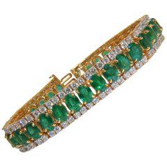 Emerald Bangles, Diamond Gold Bracelet, Bangles Diamond, Emerald Green Stone, Bracelet Luxury, Diamond Bracelet Design, Emerald Bracelet, Ruby Diamond Rings, Antique Bracelets