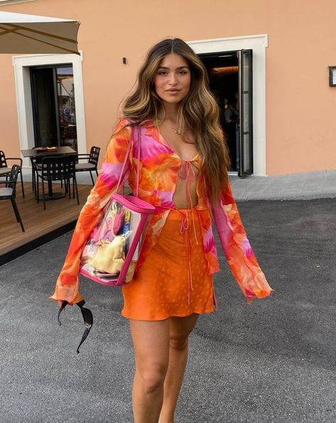 Bright Color Going Out Outfit, Shades Of Sunset Outfit, Colorful Night Out Outfit, Aloha Dress Style Hawaii, Colourful Holiday Outfits, Summer Beach Night Outfits, Sunset Colors Outfit, Sunset Themed Outfits, Bright Going Out Outfit