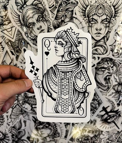 Mens Body Tattoos, Queen Of Hearts Tattoo, Queen Of Hearts Card, Cute Matching Tattoos, Hearts Tattoo, One Line Tattoo, Tarot Tattoo, Single Line Tattoo, Medusa Tattoo