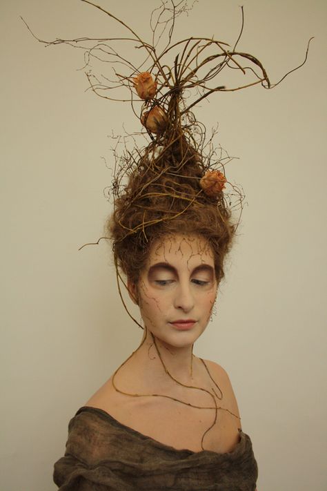 1000+ ideas about Tree Costume on Pinterest | Costumes, Mother ... Make Up Diy, Easy Halloween Makeup, Theme Carnaval, Halloween Make-up Looks, The Mask Costume, Cool Halloween Makeup, Flowers In Her Hair, Halloween Illustration, 4c Hair