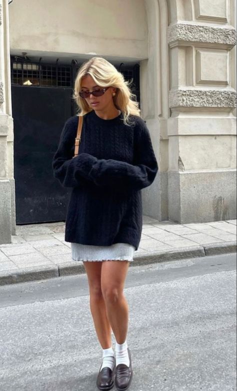 Outfits Stockholm, Stockholm Outfits, European Outfits, Matilda Djerf Style, Aesthetic Europe, Fashion Europe, Fashion Forward Outfits, Fall Transition Outfits, Stockholm Street Style