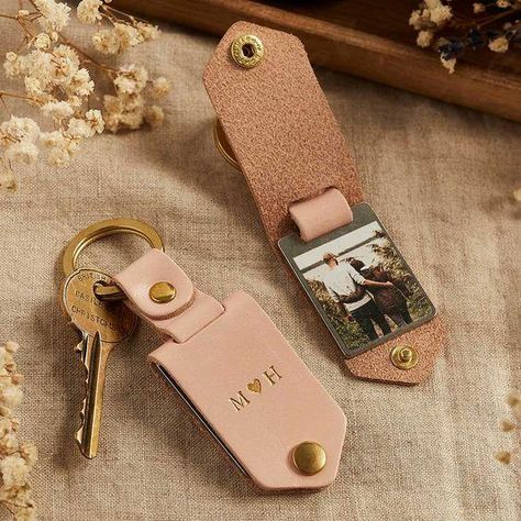 This beautiful blush pink edition of our metal and leather photo keyring makes the perfect personalised gift for her. Made in UK. Leather Products Ideas, Leather Wedding Gifts, Best White Elephant Gifts, Personalised Keyrings, Photo Keyrings, Leather Anniversary Gift, Leather Photo, Leather Anniversary, Special Birthday Gifts