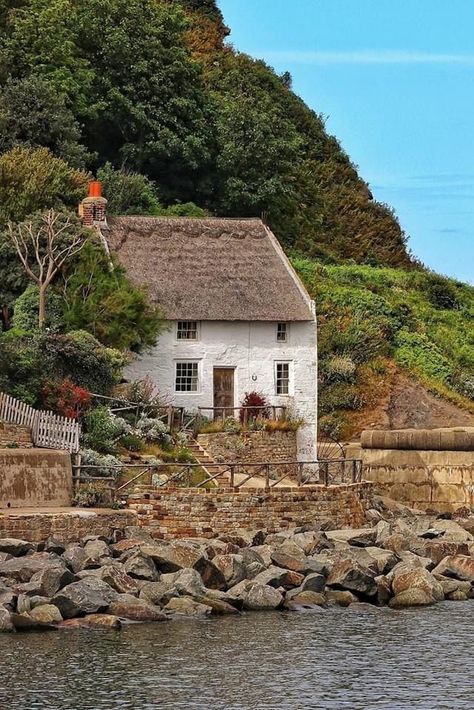 Piglet In Bed, District 4, Escaping Reality, Cottages By The Sea, Cute Cottages, Cornwall Coast, Stone Cottages, Greatest Love, Cottage Inspiration