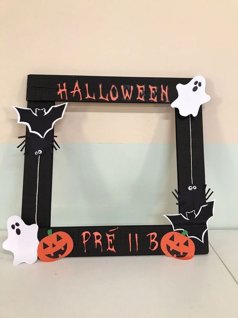 Porta Halloween, Halloween Party Photo, Dekorasi Halloween, Bricolage Halloween, Halloween Party Decor Diy, Halloween Infantil, Stranger Things Halloween, Casa Halloween, Homemade Halloween Decorations