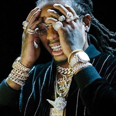 Quavo Huncho Wallpaper, Celeb Jewelry, Chains Rapper, Migos Wallpaper, Rapper Chains, Quavo Huncho, Migos Quavo, Iced Out Chains, Migos Rapper