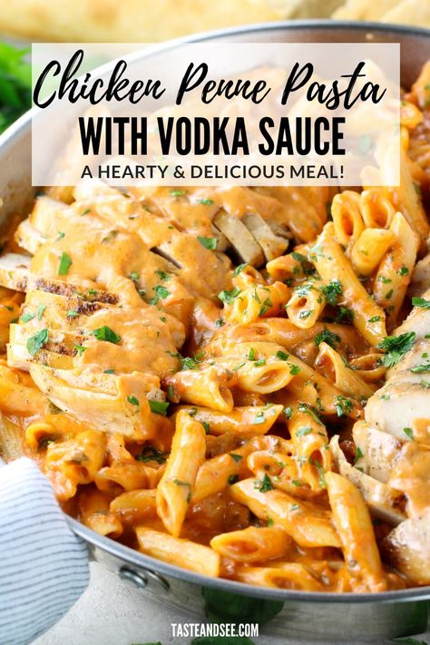 Pasta With Vodka Sauce, Chicken Penne Pasta, Vodka Sauce Recipe, Vodka Sauce Pasta, Penne Pasta Recipes, Chicken Penne, Vodka Pasta, Creamy Tomato Sauce, Chicken Breast Seasoning