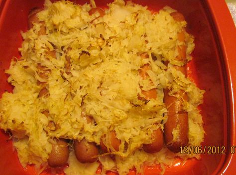 Kraut and weenies...this literally made me want to hurl when my mom fixed it for dinner.  :) Hot Dogs And Sauerkraut, Hot Dog Casserole, Sauerkraut Casserole, Optavia Hacks, Casserole Ideas, Sauerkraut Recipe, Kids Foods, Sauerkraut Recipes, Just A Pinch Recipes