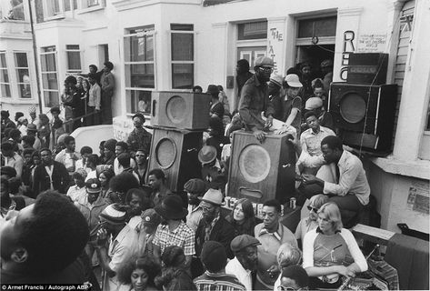 Intimate portraits reveal what life was like for London's young black community in the 1970s and 80s Black Power Movement, Spiritual Vibes, Music Prints, Notting Hill Carnival, Bloc Party, Study Photography, Black Music, African Diaspora, Block Party