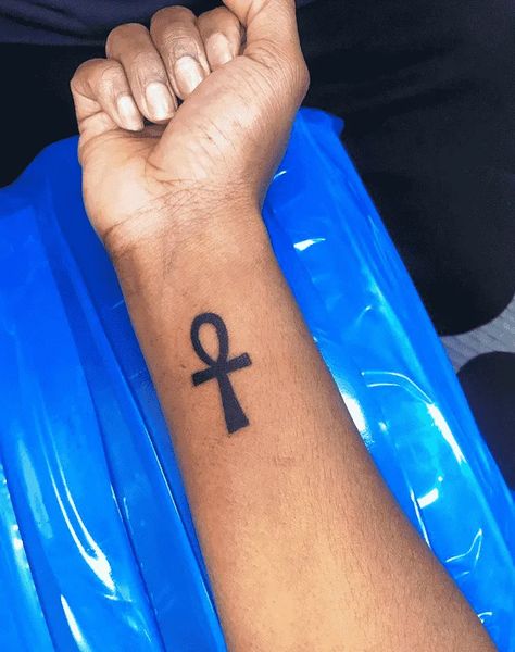 Tattoos For Black Skin Women, Ankh Tattoo Design, Playboy Tattoo, Woman Tattoos, Dark Skin Tattoo, Ankh Tattoo, Tattoo Foot, Tatoo Inspiration, Cute Hand Tattoos