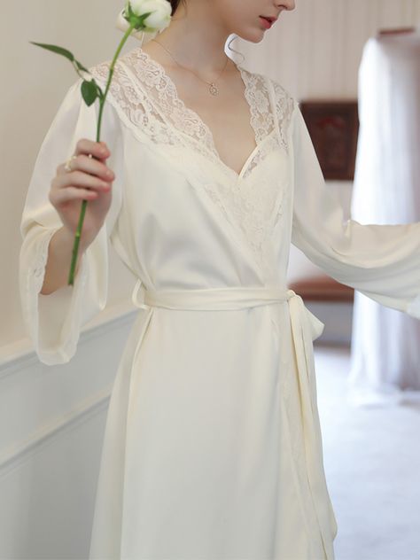 Lace Bridal Robe with Slip / White Bridesmaid Robes / Bridal Party Robes / Satin Robe / Wedding Lingerie for Bridal Robe Details: ✨material: Satin robe ✨Robe Color: white / purple ✨Each soft satin robe comes with a slip and matching belt. ✨Size: S/ M/ L/ XL Robes Satin, Silk Bathrobe, Backless Slip Dress, Bridal Nightwear, Robe Wedding, Lace Bridal Robe, White Bridesmaid, Bridal Robe, Lace Bridal