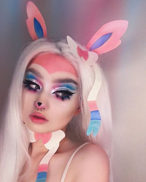 Sylveon Makeup, Evee Cosplay, Umbreon Makeup, Sylveon And Leafeon, Eevee Makeup, Leafeon Costume, Sylveon Costume, Leafeon Cosplay, Sylveon Cosplay