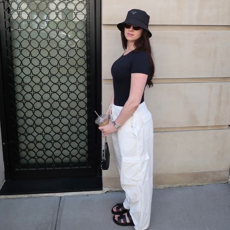 Nyc Summer, Sandals Outfit, Summer Outfit, Parachute Pants, Summer Outfits, Spring Summer, Street Style, Sandals, Pants