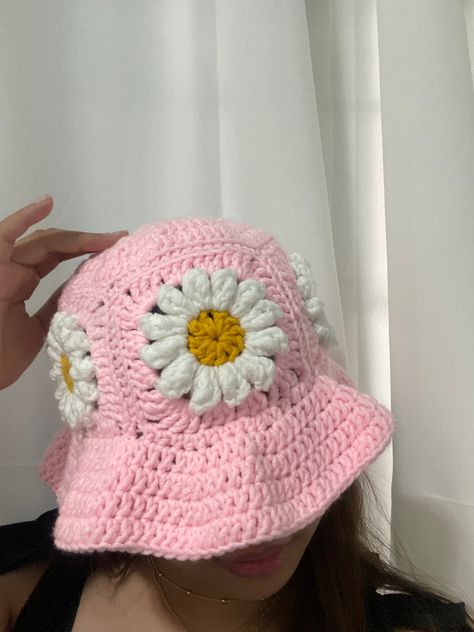 Daisy Crochet Bucket Hat, Croshet Hat, Granny Bucket Hat, Bucket Hat Diy, Daisy Bucket Hat, Butterfly Bucket Hat, Flower Bucket Hat, Bucket Hat Crochet, Crochet Bucket