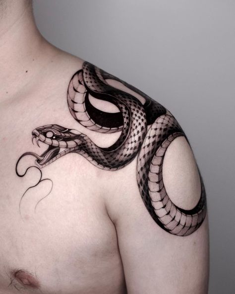 - Shoulder Snake🖤 | Instagram Black Snake Tattoo, Tortoise Tattoo, Shoulder Tats, Serpent Tattoo, Simple Tattoos For Guys, Mens Shoulder Tattoo, Snake Tattoo Design, 4 Tattoo, Back Tattoos For Guys