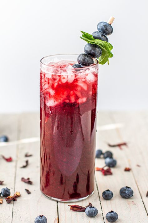 Hibiscus & Blueberry Agua Fresca Recipe | Meiko and The Dish Fruity Summer Drinks, Agua Fresca Recipe, Hibiscus Leaves, Kid Friendly Drinks, Perfect Summer Drink, Refreshing Drinks Recipes, Agua Fresca, Hibiscus Tea, Frozen Blueberries