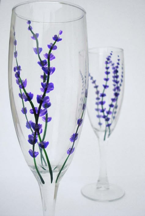 Wine Glass Decorating Ideas, Glass Decorating Ideas, Wine Glass Decorating, Lavender Champagne, Glass Decor Ideas, Pebeo Porcelaine 150, Wine Glass Decor, Wine Glass Designs, Hand Painted Glassware