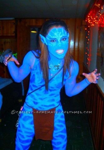 Hey Guys! I love the movie Avatar and decided to do a homemade version of the female Avatar costume, since the store brand doesn\'t have sizes tha Avatar Costume, Diy Girls Costumes, Avatar Halloween, Loin Cloth, Avatar Cosplay, Brown Swimsuit, Blue People, Homemade Costumes, Female Avatar