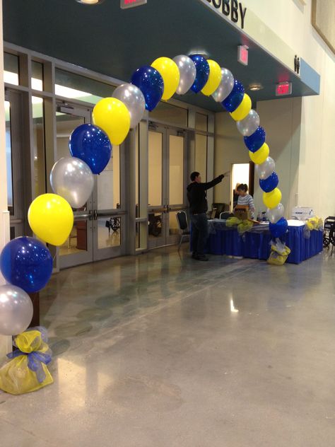 Balloon arches Ffa Banquet Ideas, Ffa Banquet Decorations, Ffa Memes, Ffa Decorations, Ffa Activities, Valentines Fundraiser, Ffa Scrapbook, Ffa Week, Ffa Banquet