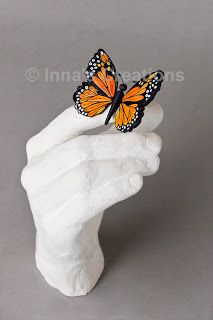 Inna's Creations: Quilled butterfly on a plaster cast hand Quilled Butterfly, Plaster Gauze, Plaster Hands, Quilling Inspiration, Flowers Letters, Hand Ideas, Quilling Butterfly, Paper Quilling For Beginners, Plaster Crafts